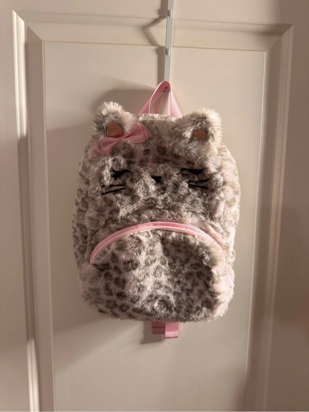 Claire's Plush Leopard Cat Backpack in Pink and Gray